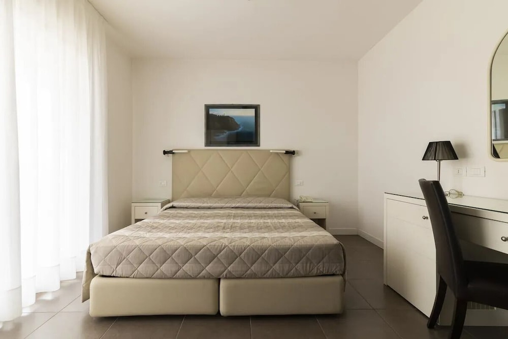 Tower, Superior, Queen Bed, Terrace