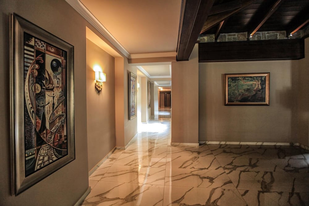 Grand Meteora Hotel 15/60