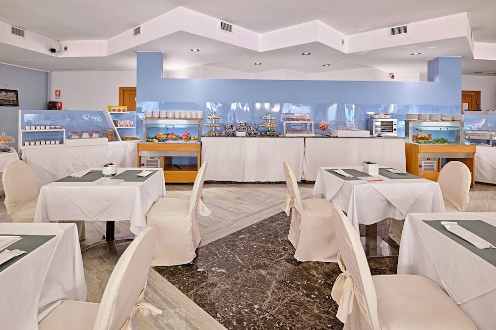 Aregai Marina Hotel Residence 49/67