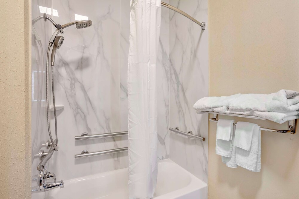 Standard, King Bed, Jetted Tub