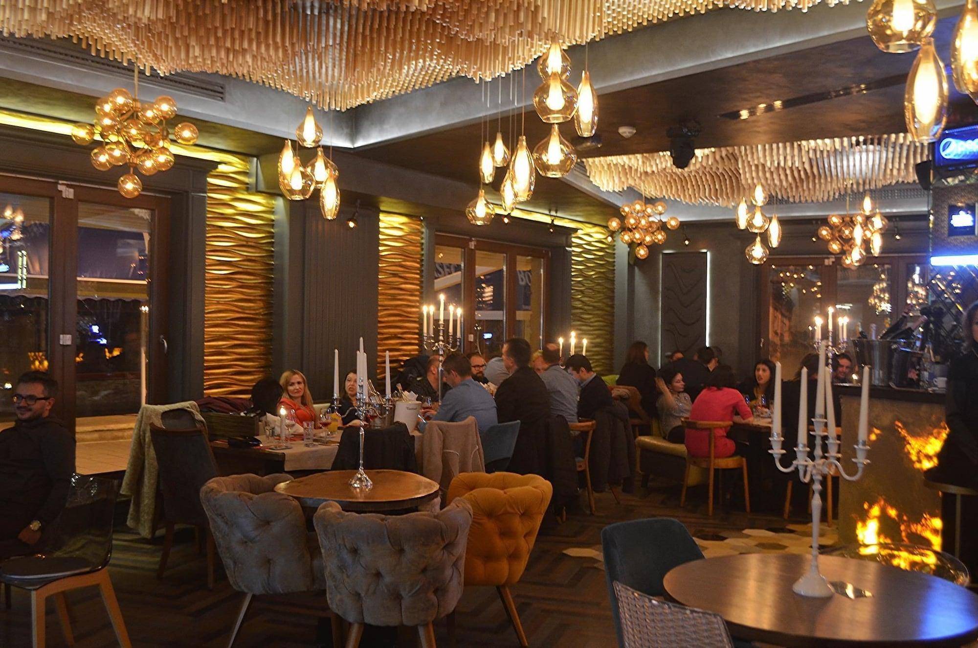 PENINSULA BOUTIQUE HOTEL 48/51