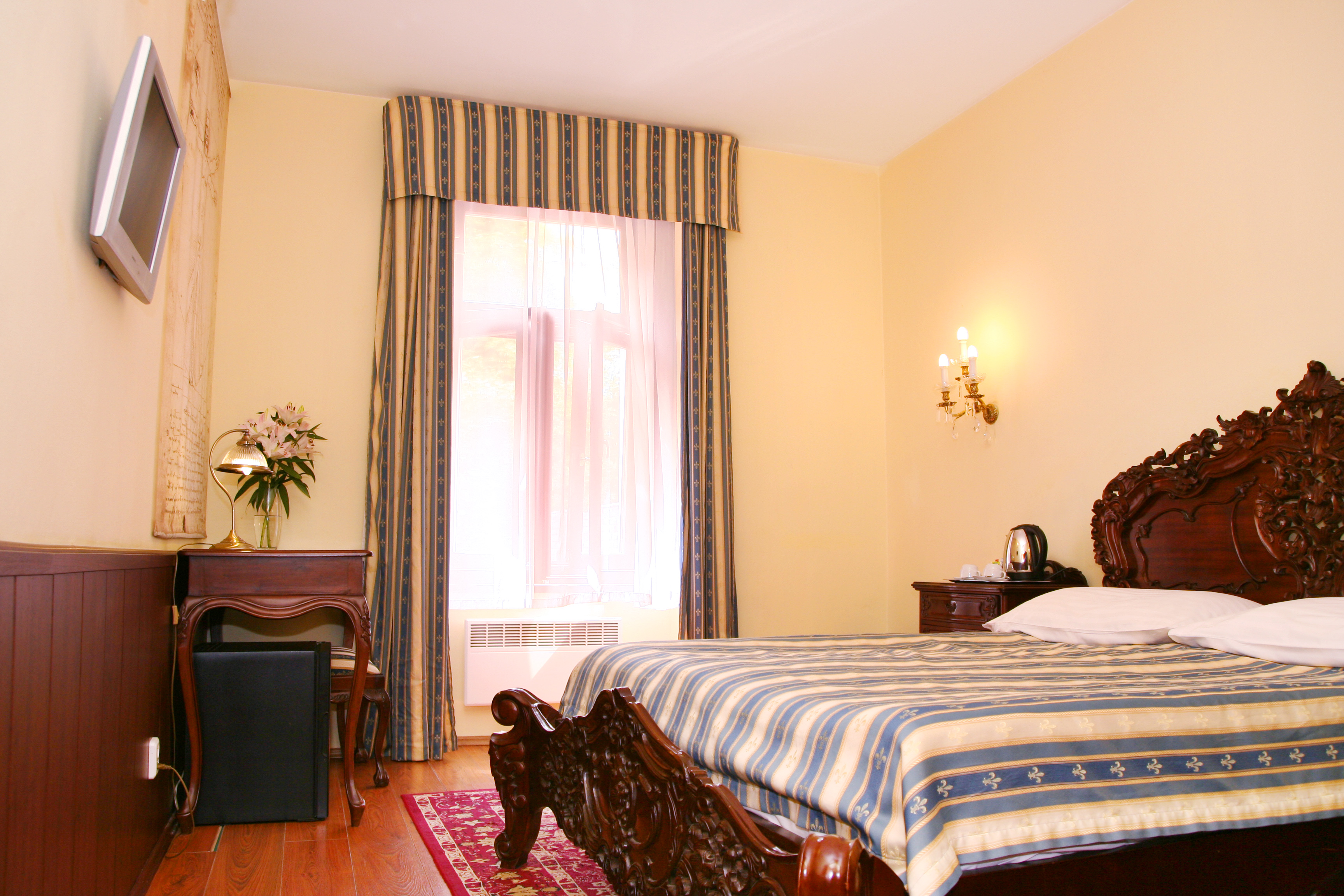 King Charles Boutique Residence 3/30