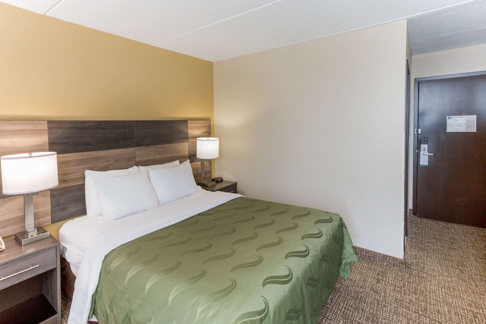 Quality Inn & Suites Plattsburgh 17/41