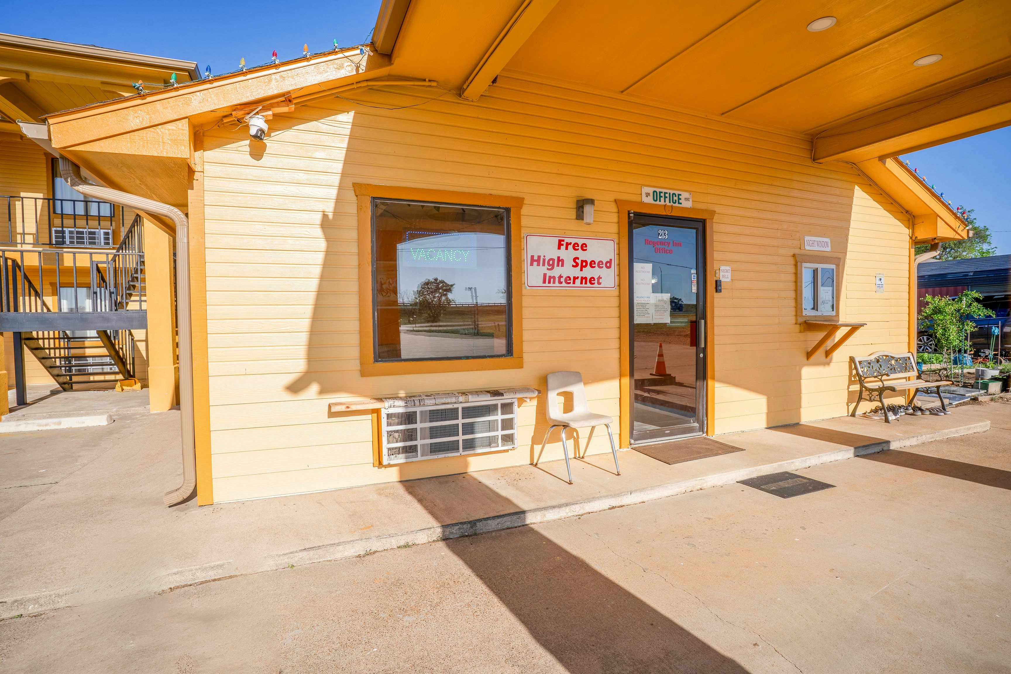 Regency Inn By OYO Rockdale TX 23/31