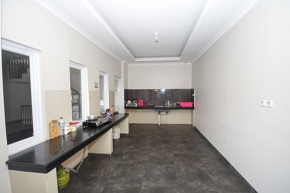 OYO 270 Madinah Residence Syariah 6/26
