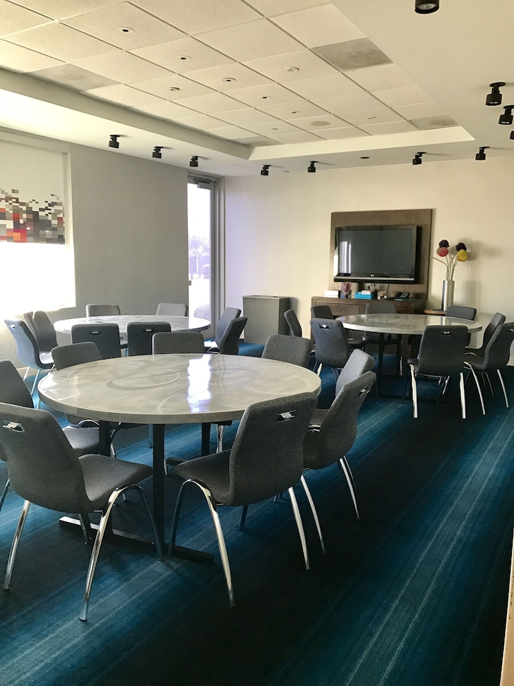 Aloft Plano 31/33