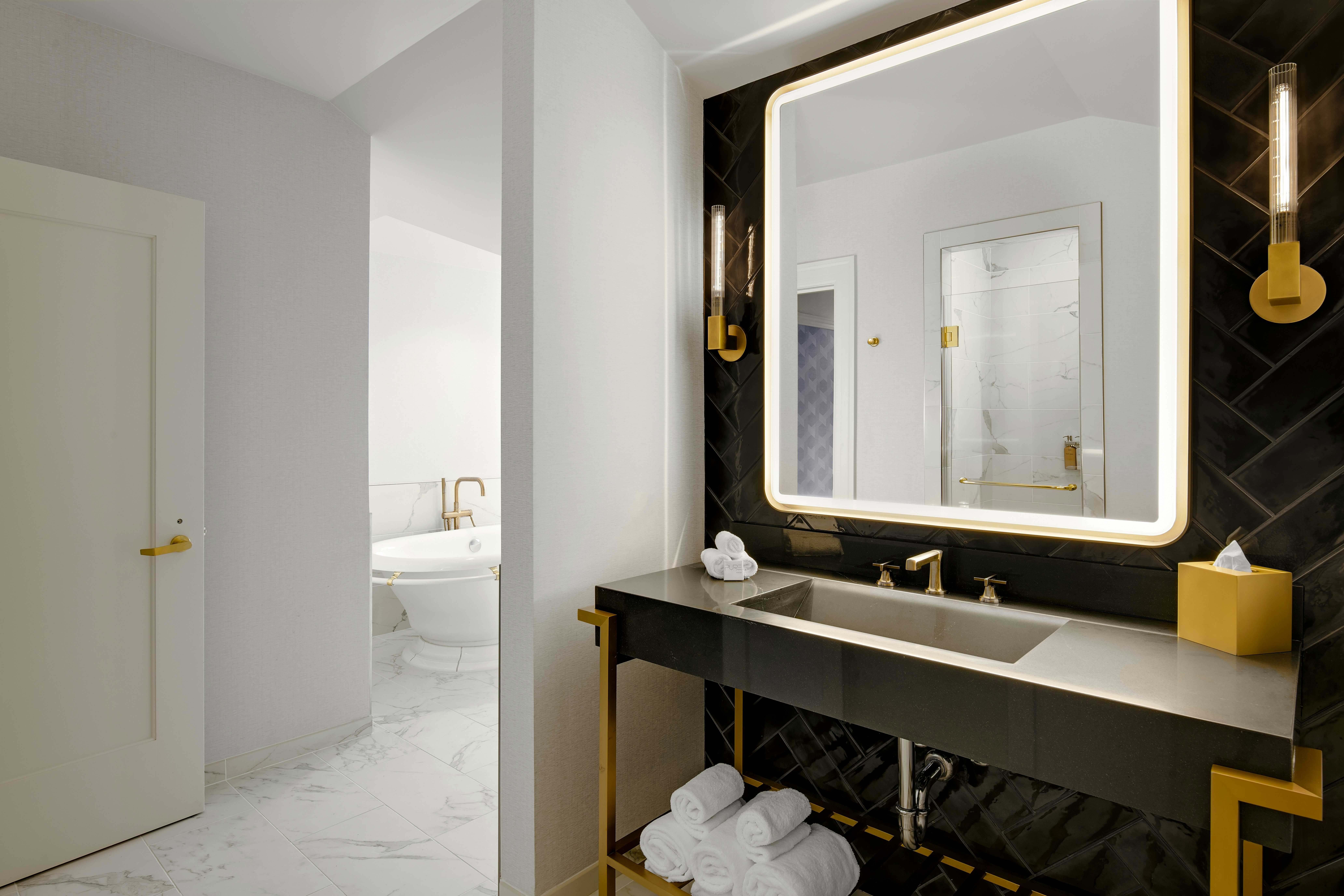 جناح بسرير كوين بشرفة بغرفة نوم واحدة، Hayes Mansion San Jose, Curio Collection by Hilton 4/8