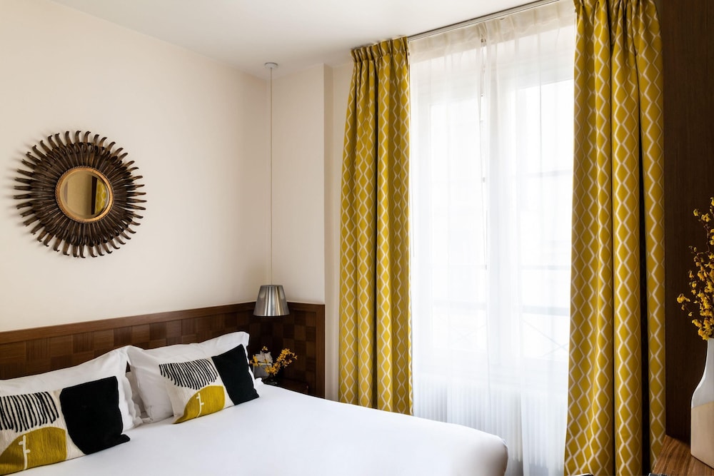 Room, Single, Queen Bed, Hotel Le Colisee 2/5