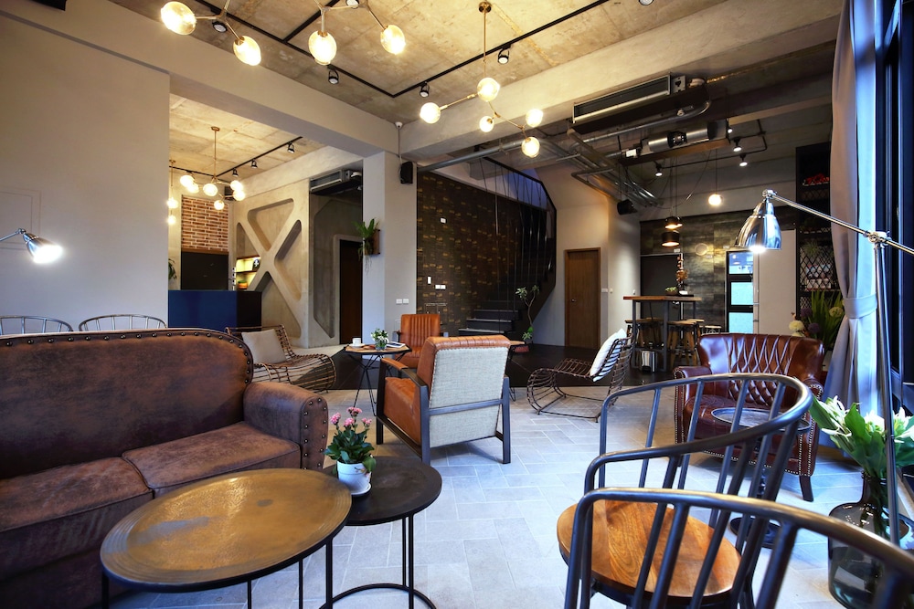 The Compass Inn 30/35