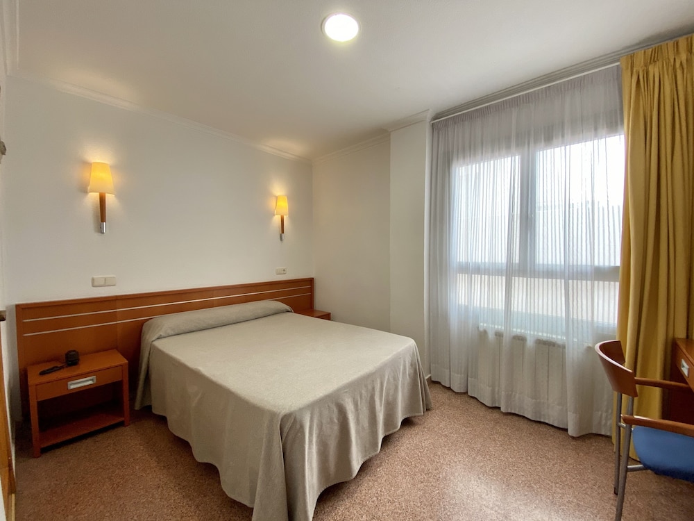 Hostal Pensimar 36/64