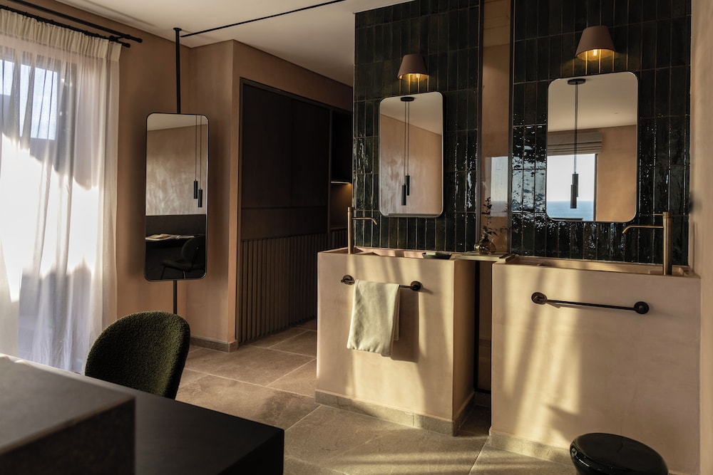 Tetra Resort and Spa 66/67