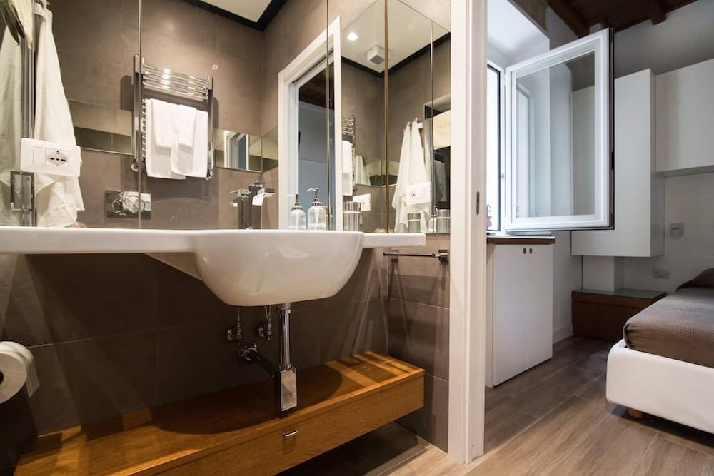 Domenichino Luxury Home 43/45