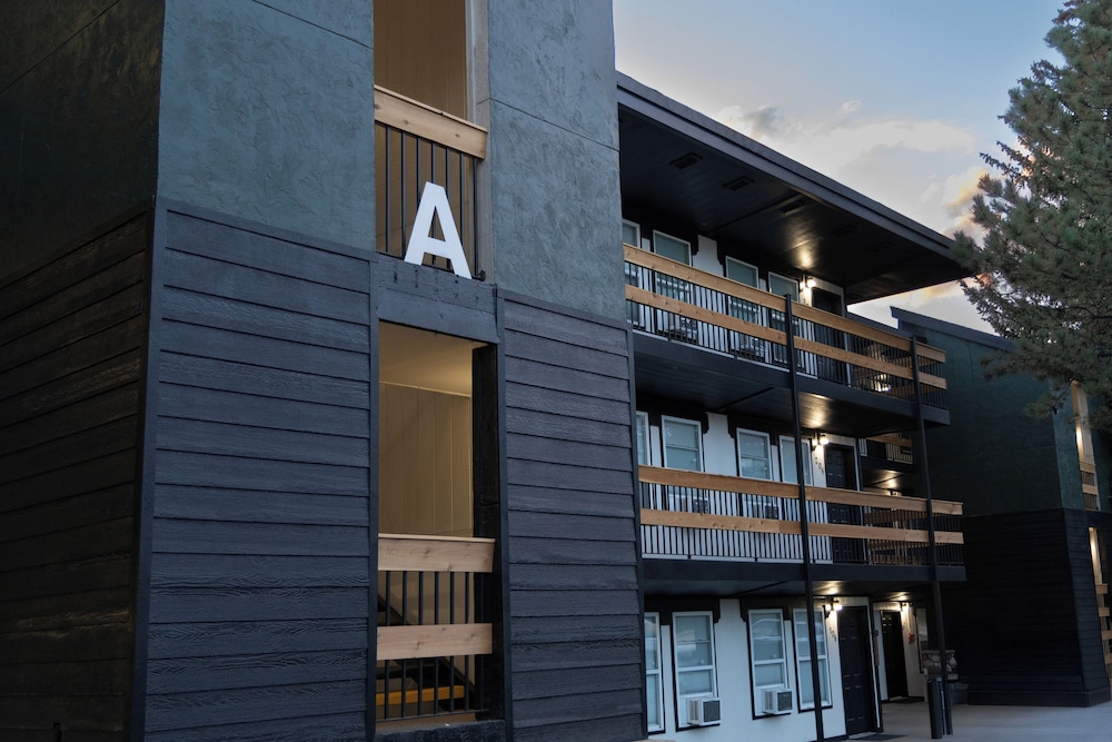 The Fold Hotels Steamboat Springs 8/65