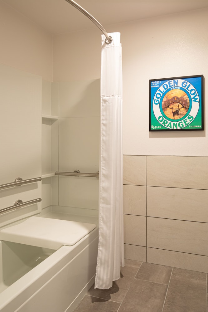 Ayres Hotel Rialto Fontana 45/47