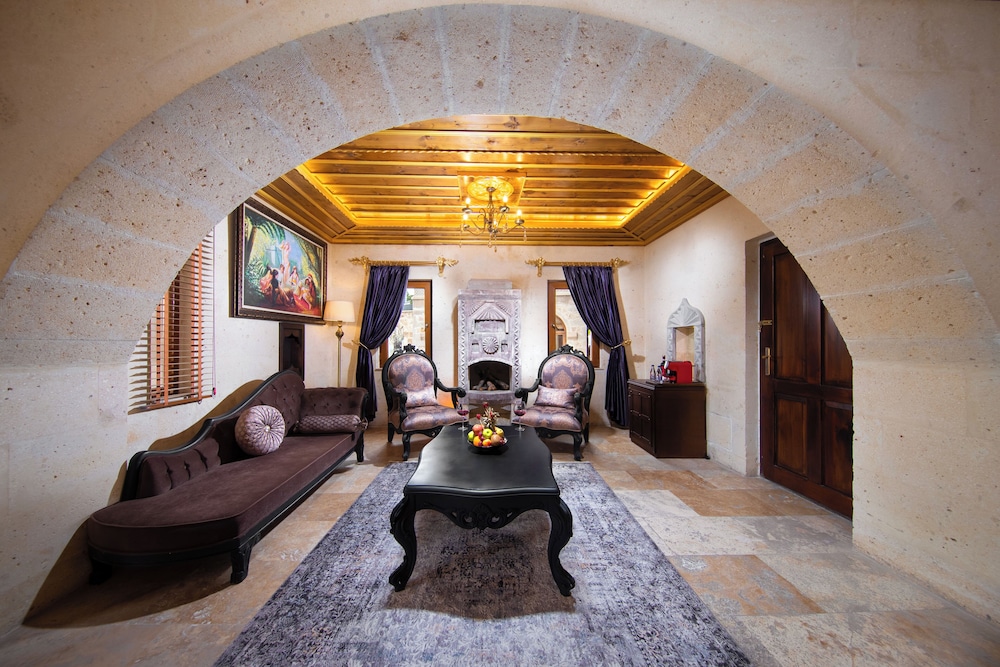 Pegasos Cave Suite 30/50