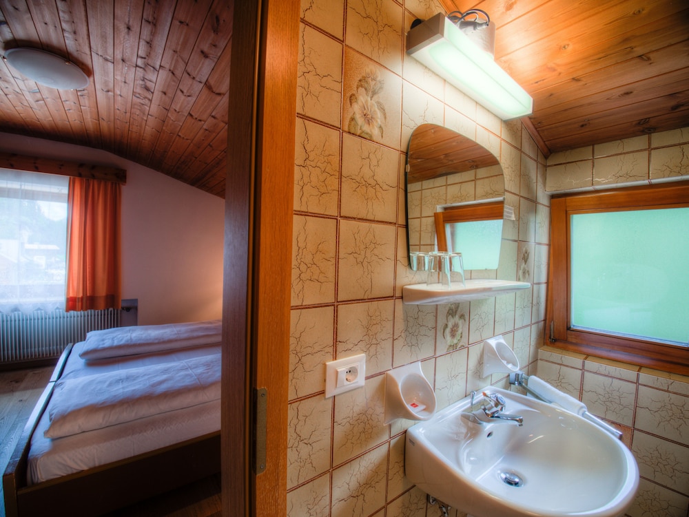 Hotel Ustaria Posta 46/47