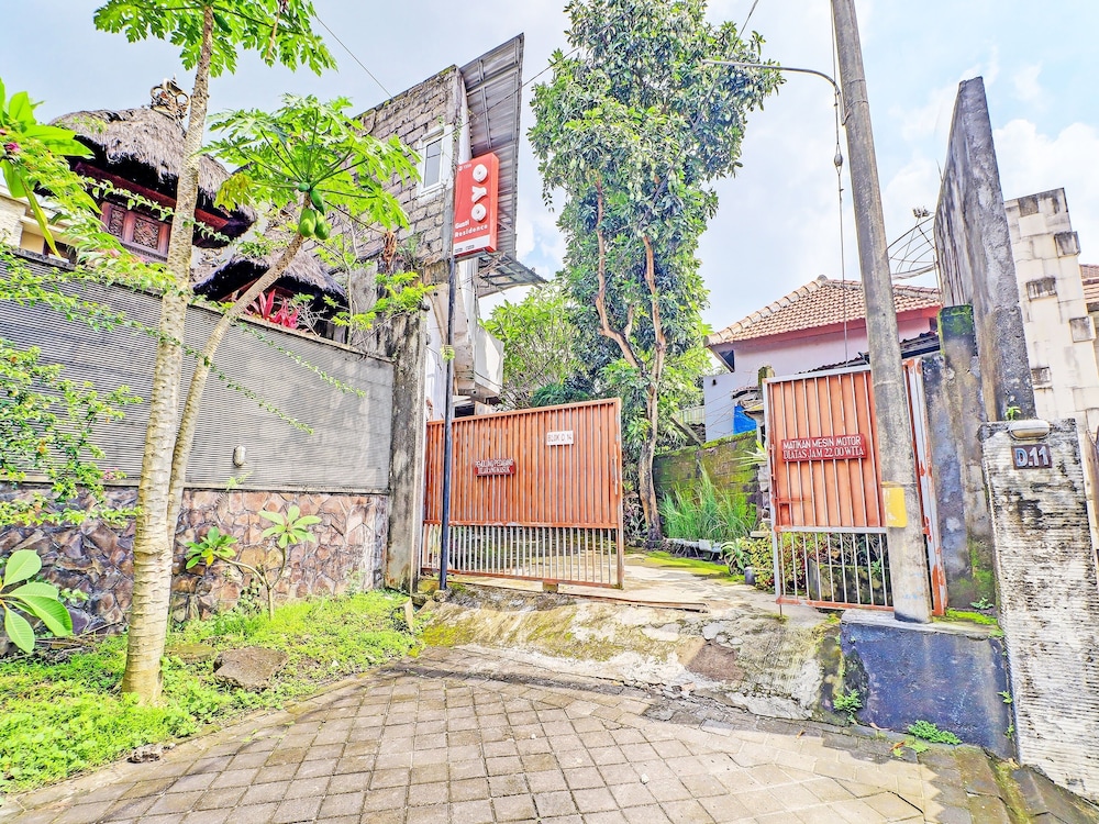 Super OYO 1356 Gusti Residence 32/46