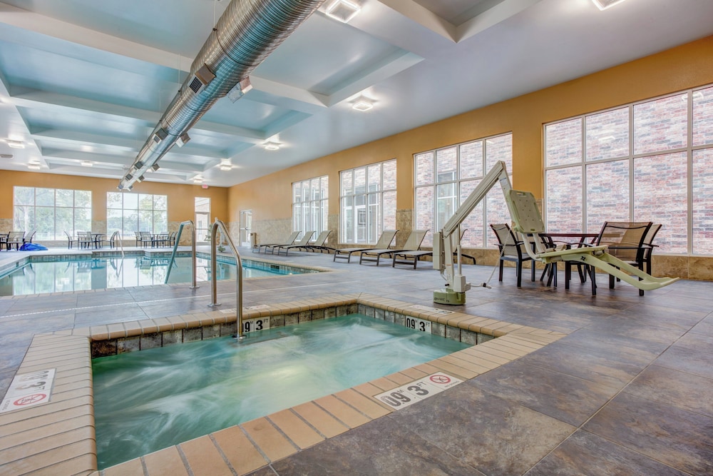 Holiday Inn Hotels And Suites Lafayette North 29/55