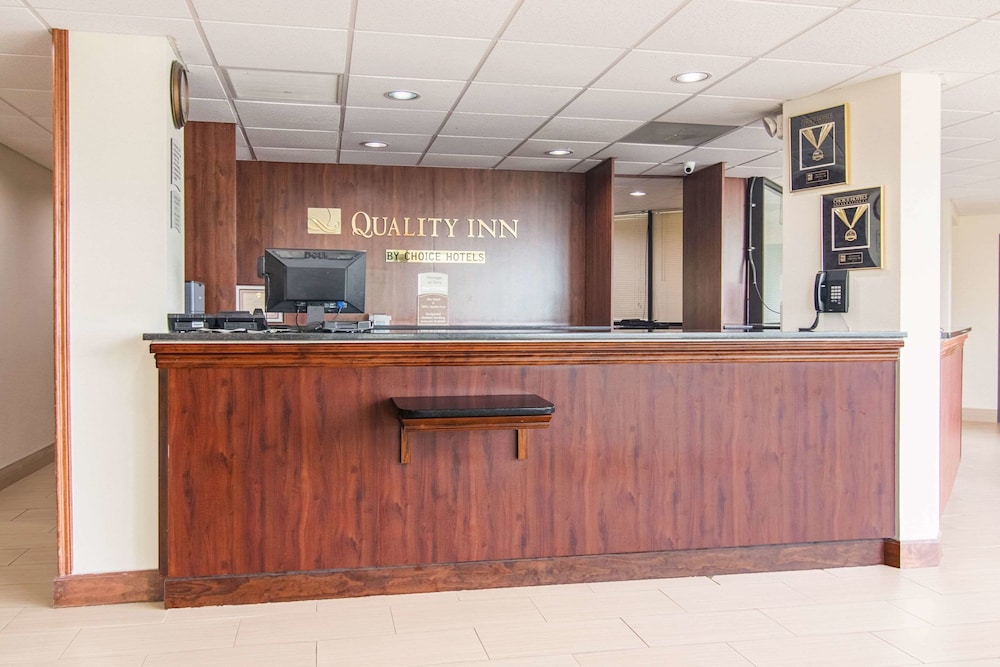 Quality Inn Foristell, MO 6/48