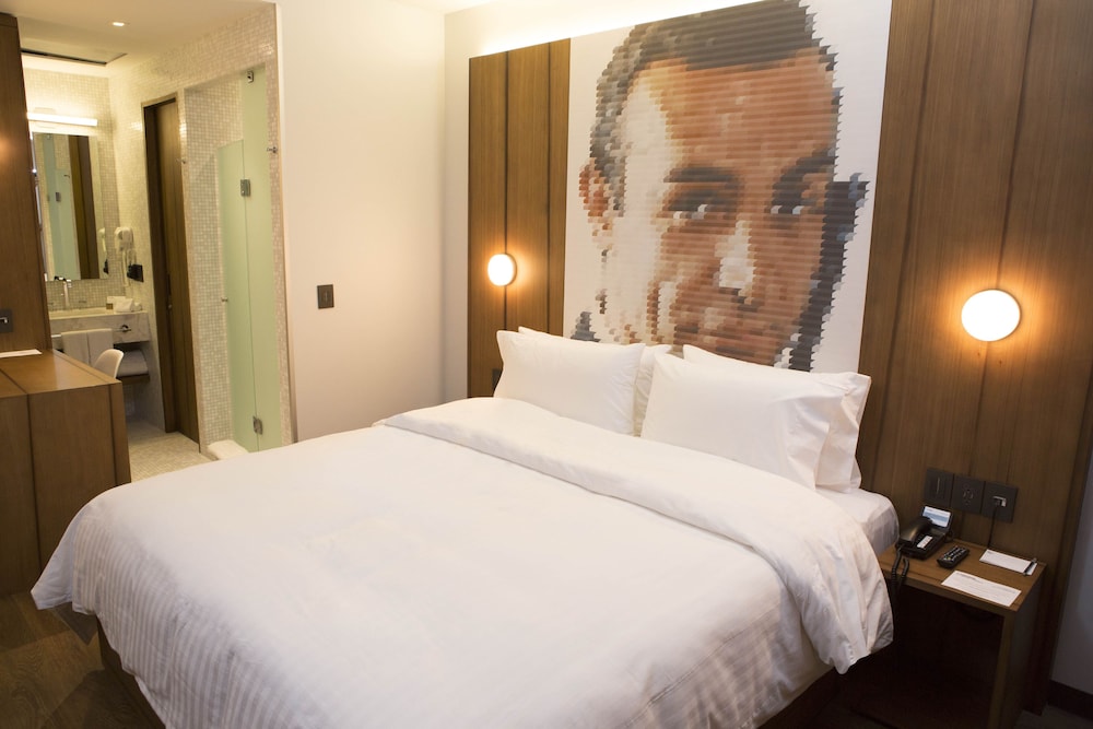 Ikonik Hotel Puebla 11/71