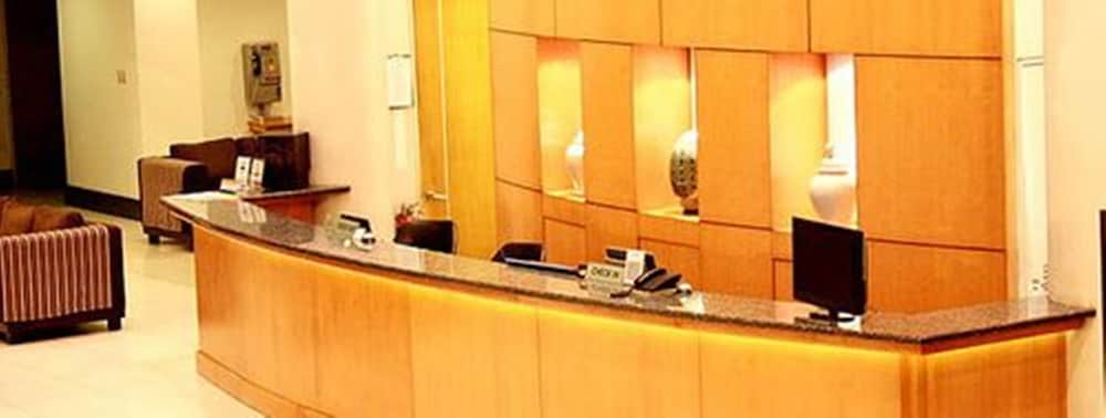 Hotel Supreme Convention Plaza 5/36