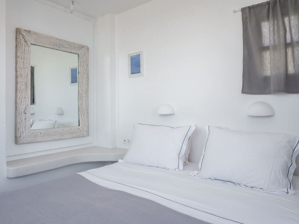 Iliada Suites - Adults Only 4/50