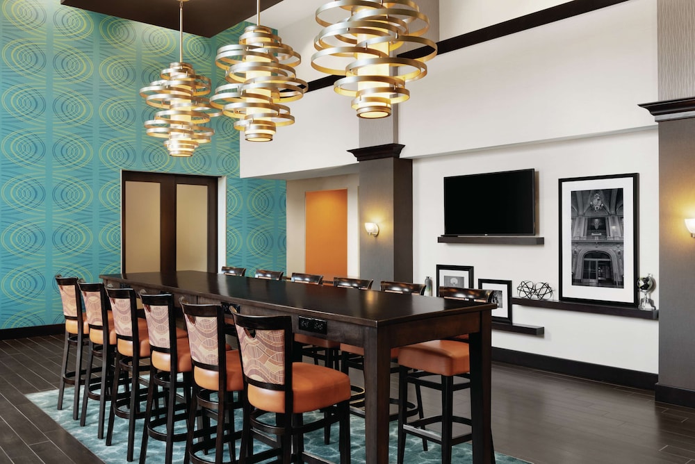 Hampton Inn Suites Mishawaka S Bend At Heritage Square In 48/61