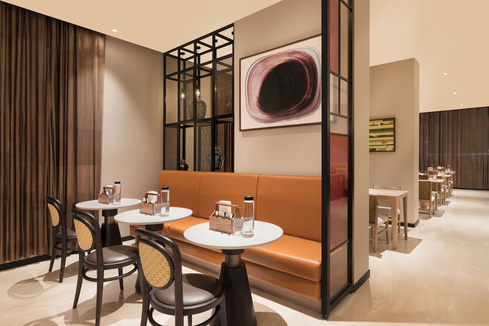 Ibis Mumbai BKC 63/75