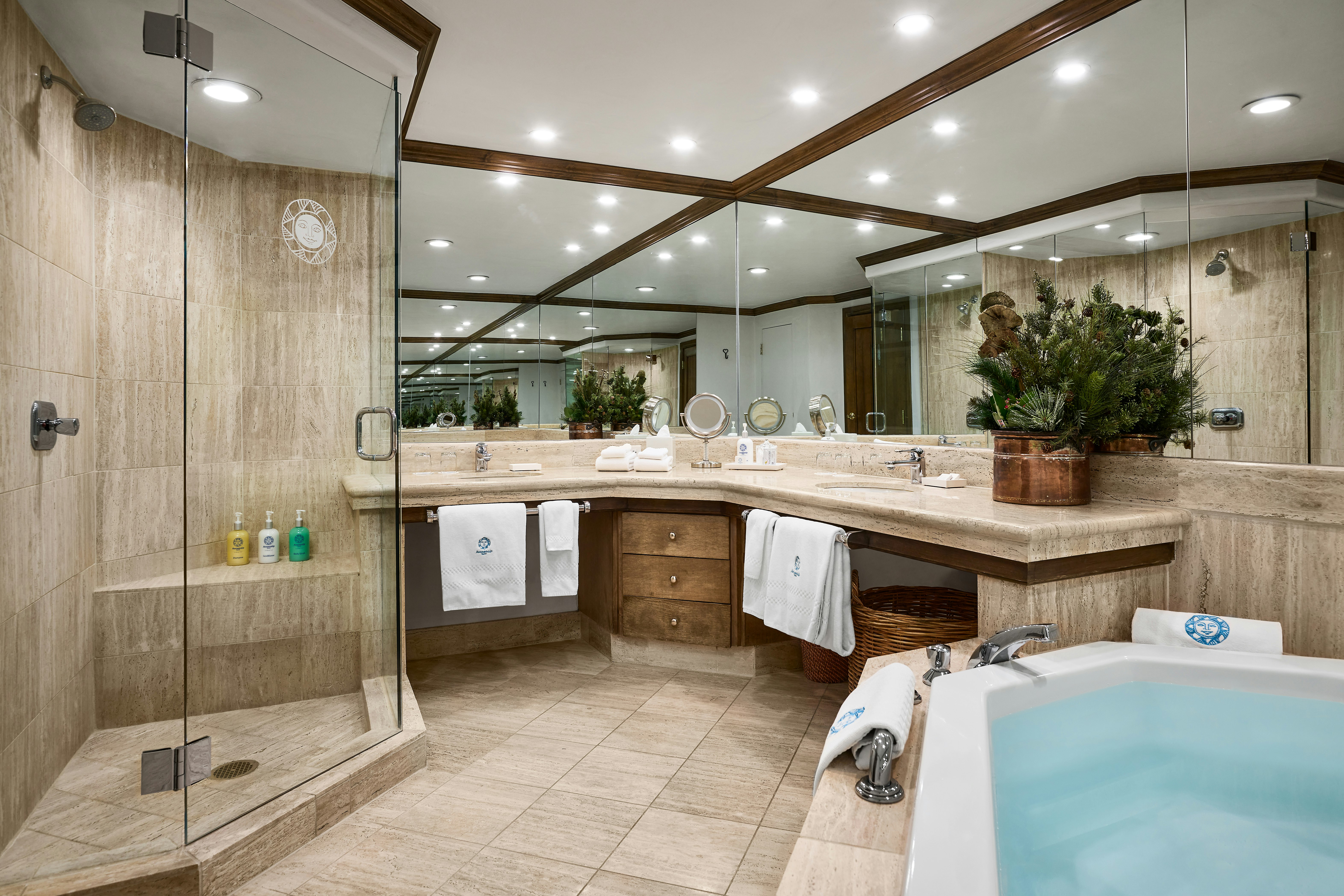 1 BEDROOM, GORE CREEK, SUITE, KING BED, MURPHY BED