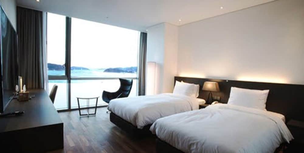 Sky View Hotel 25/56