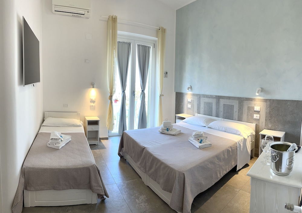 Hotel Marconi 23/50