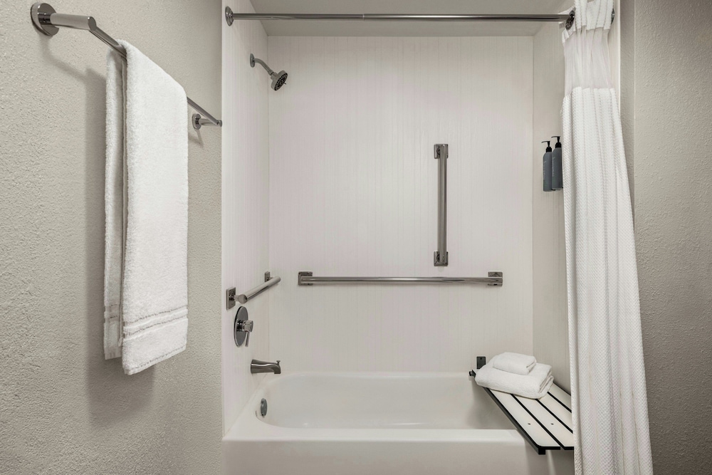 Courtyard by Marriott Atlanta Northlake 49/50