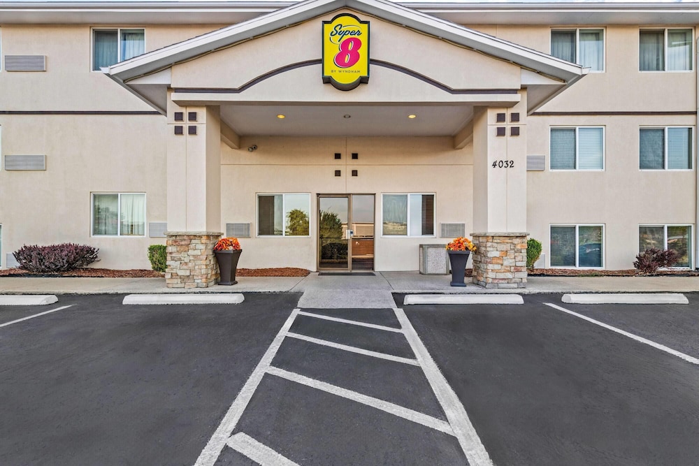 Super 8 By Wyndham Independence Kansas City 50/55