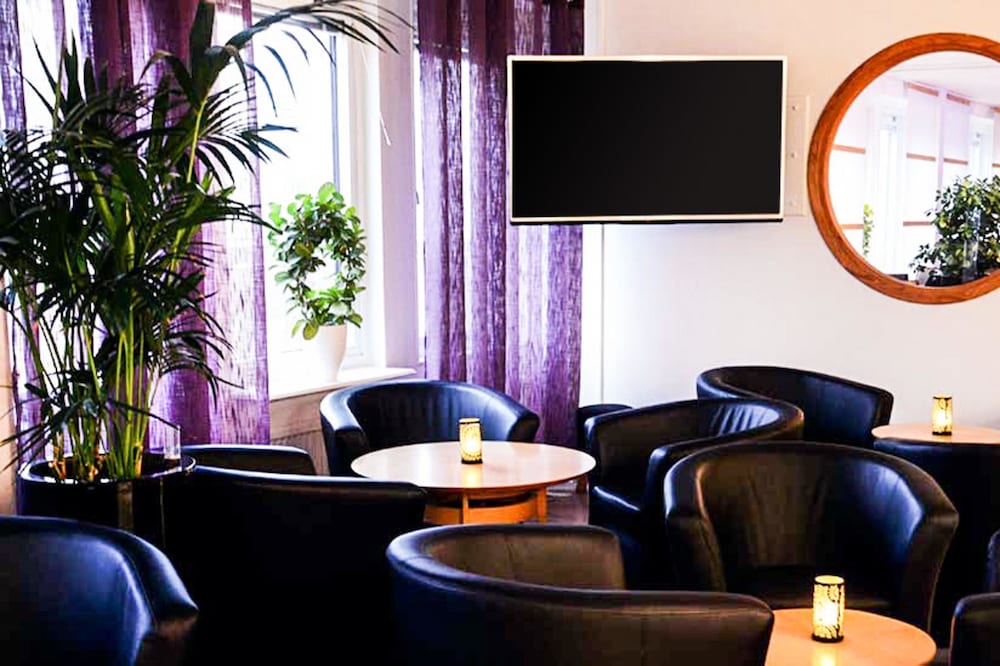 Home Hotel Etage 33/37