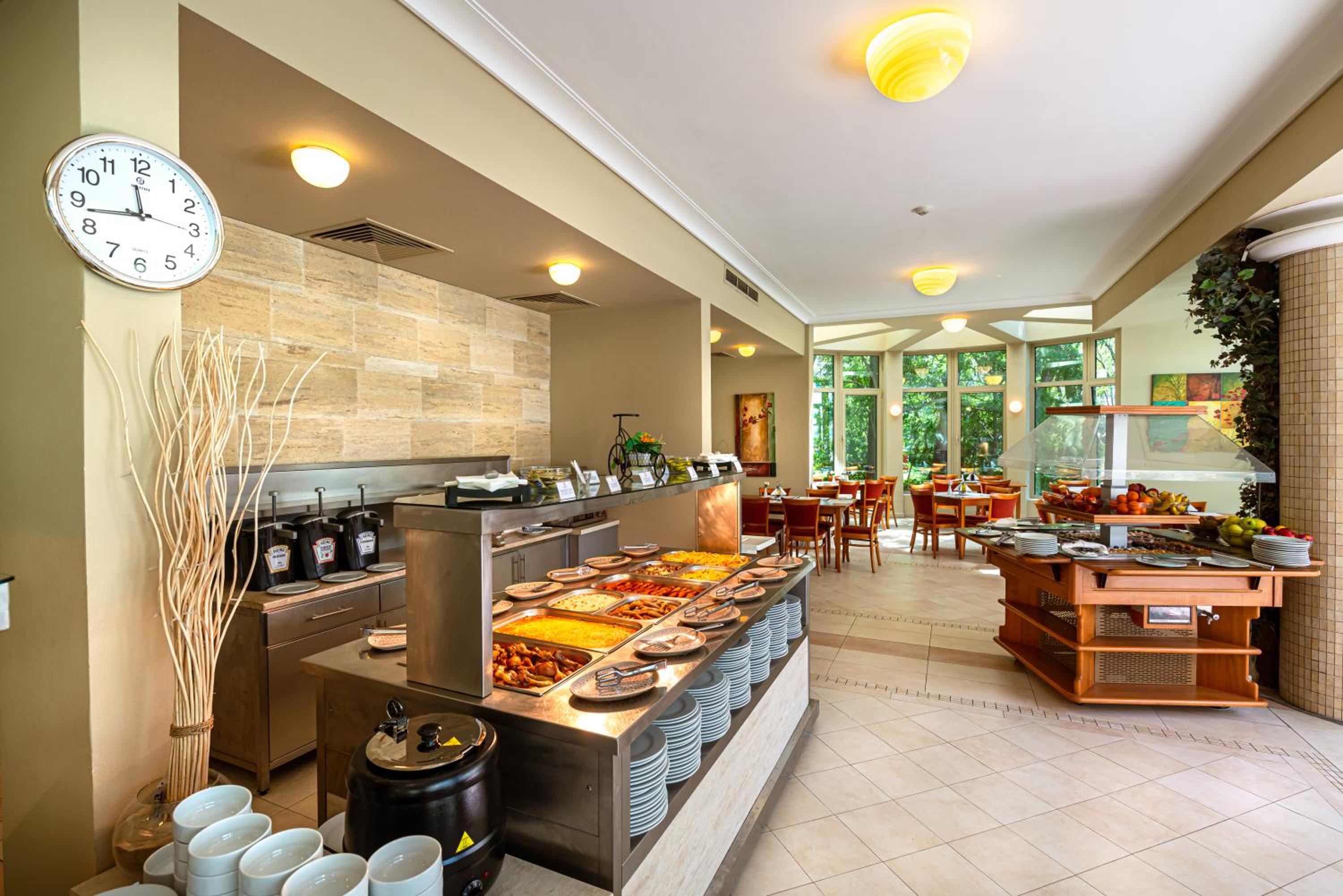 Jeravi Hotel 15/56