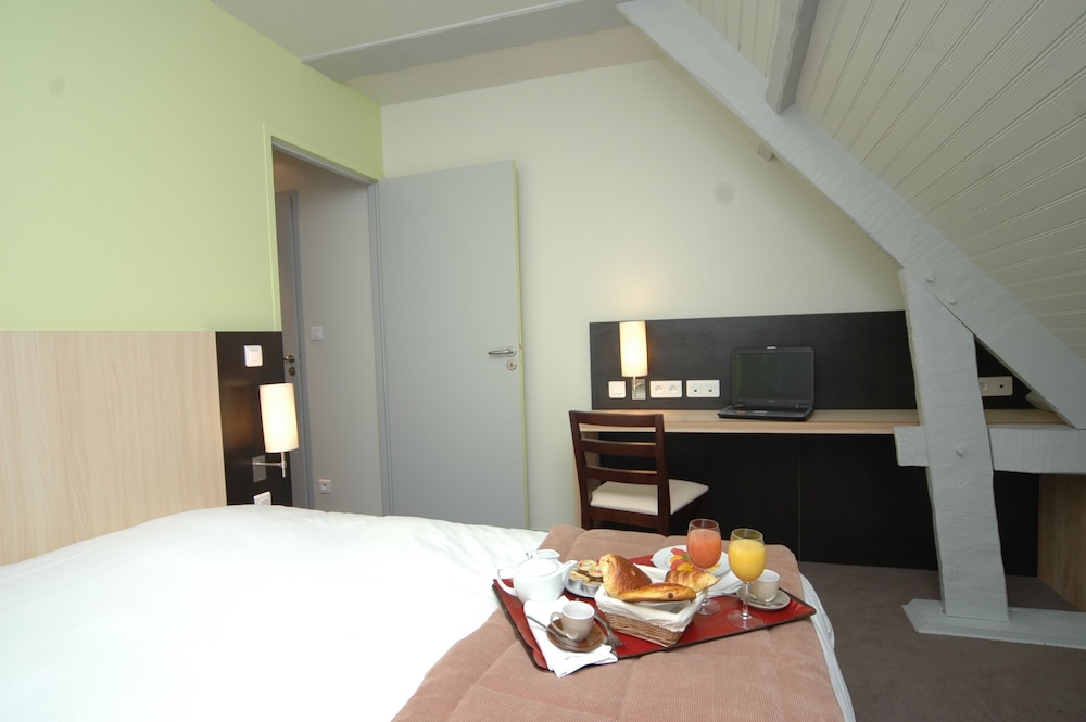 غرفة بسريرين منفصلين وسرير مزدوج أو سريرين منفصلين، Hostellerie La Croix Blanche 9/10