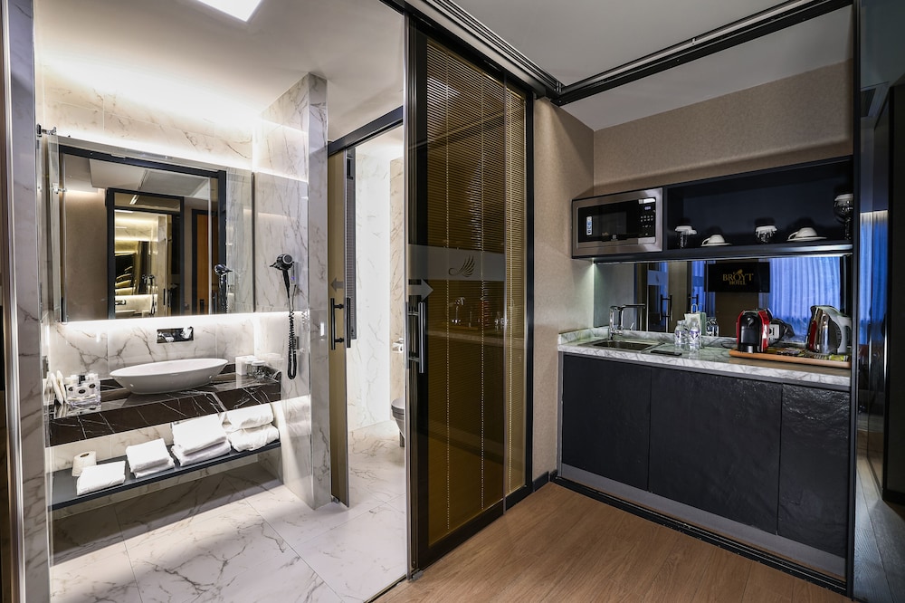 Broyt Hotel 47/50