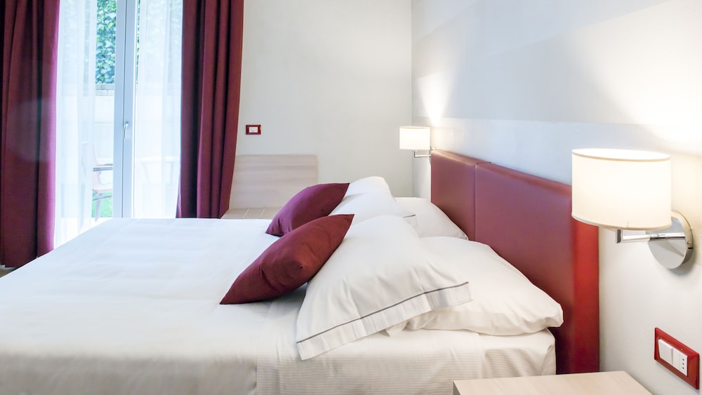 HOTEL EDEN GARDA 15/33