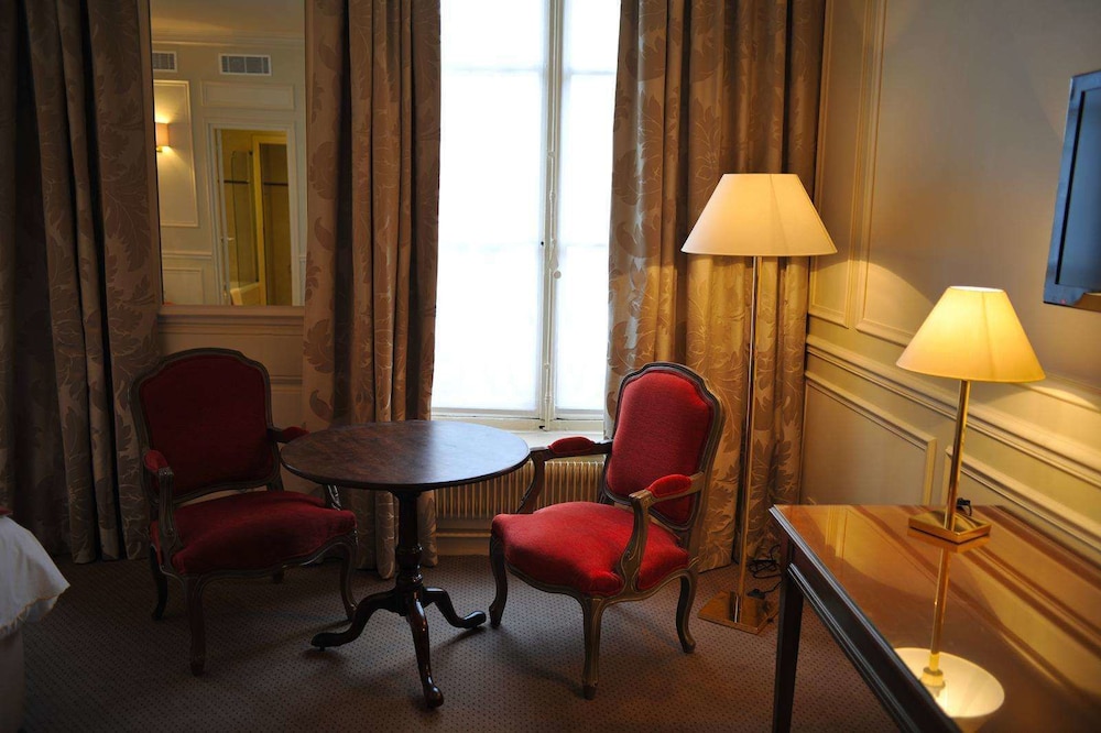 Hotel De L'Universite 24/50