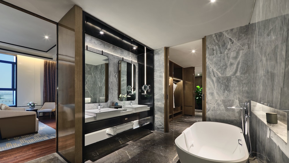 Crowne Plaza Wuhan Development Zone 31/82