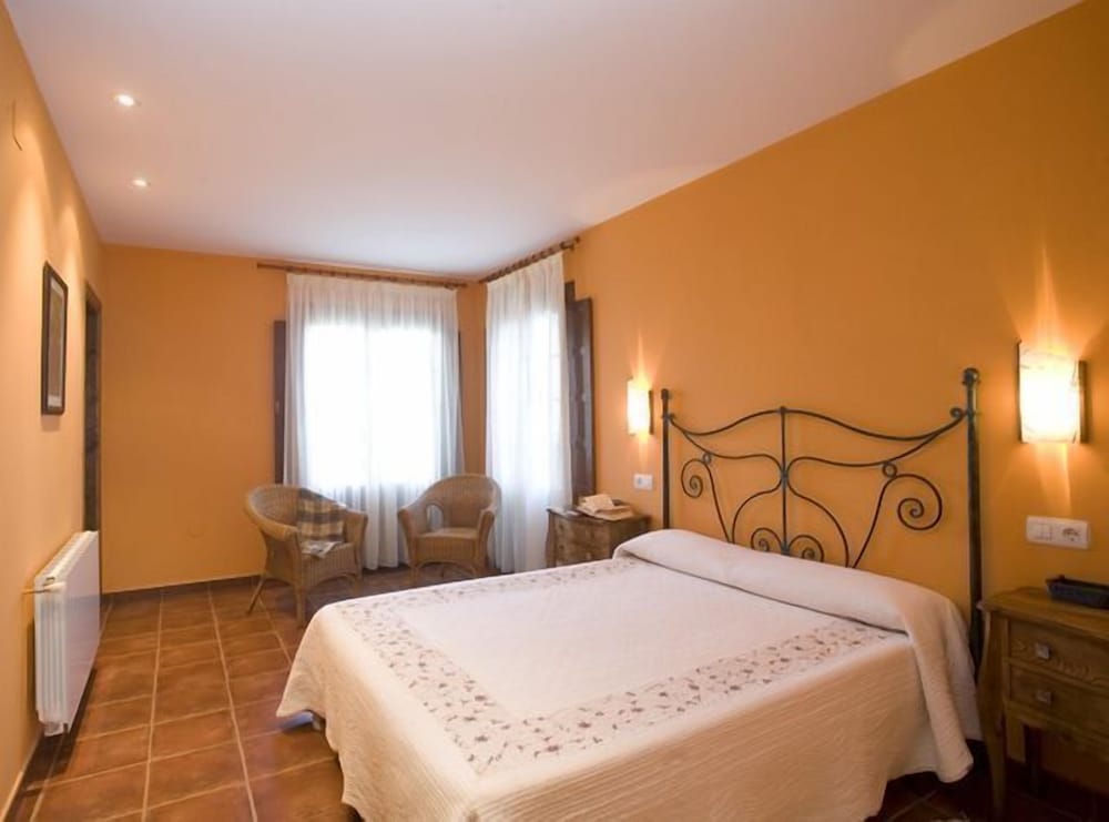 HOTEL RURAL SUQUIN 18/46