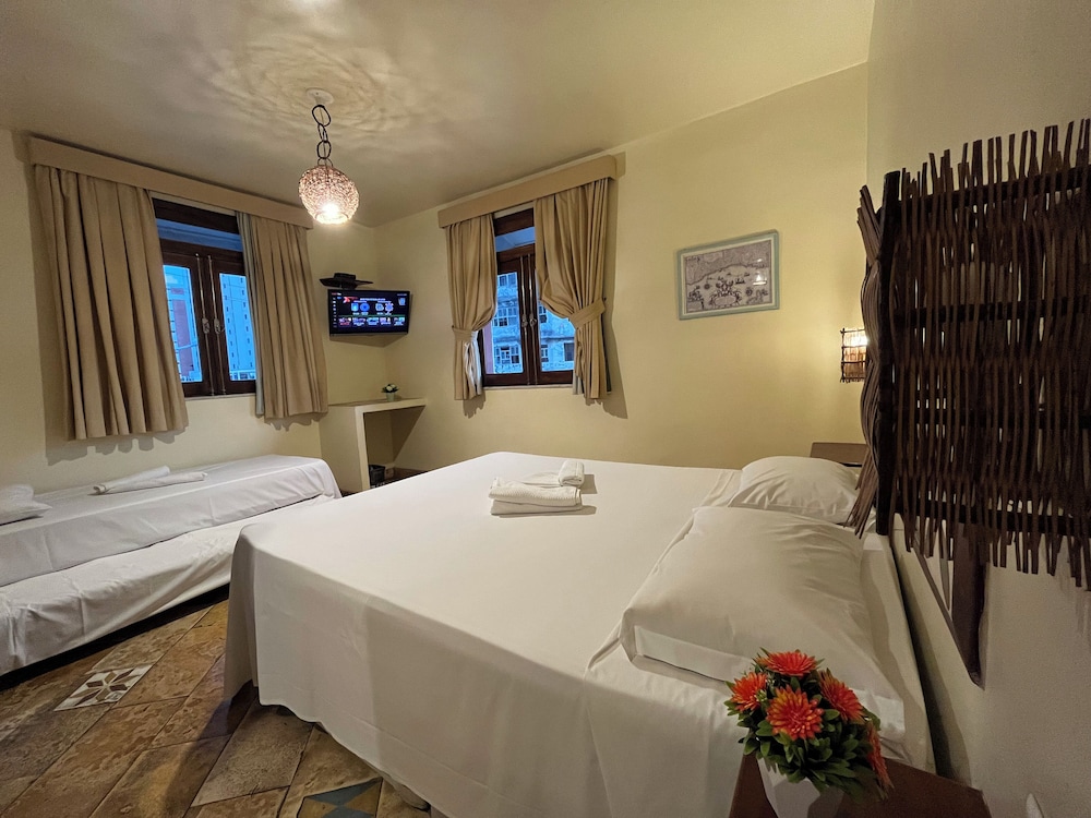 SUITE, MULTIPLE BEDS