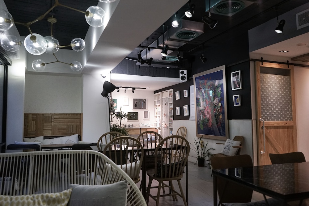 Nihao Cafe Hotel 53/67