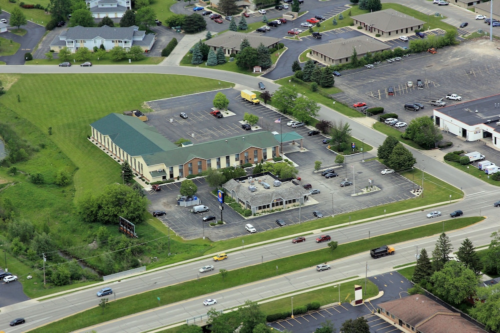 Clarion Pointe Racine - Mount Pleasant 31/36