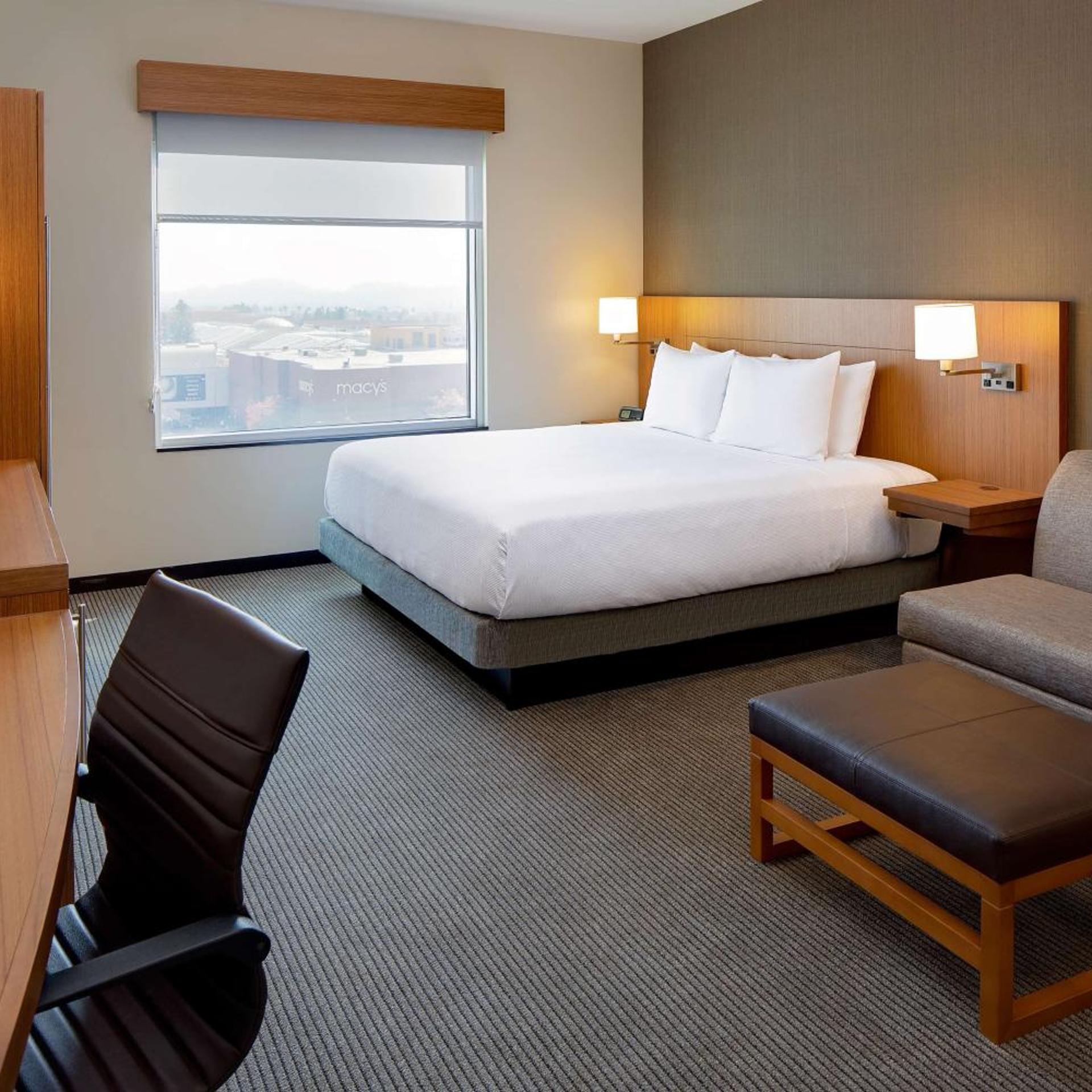 Room, King Bed, Mountain or City View