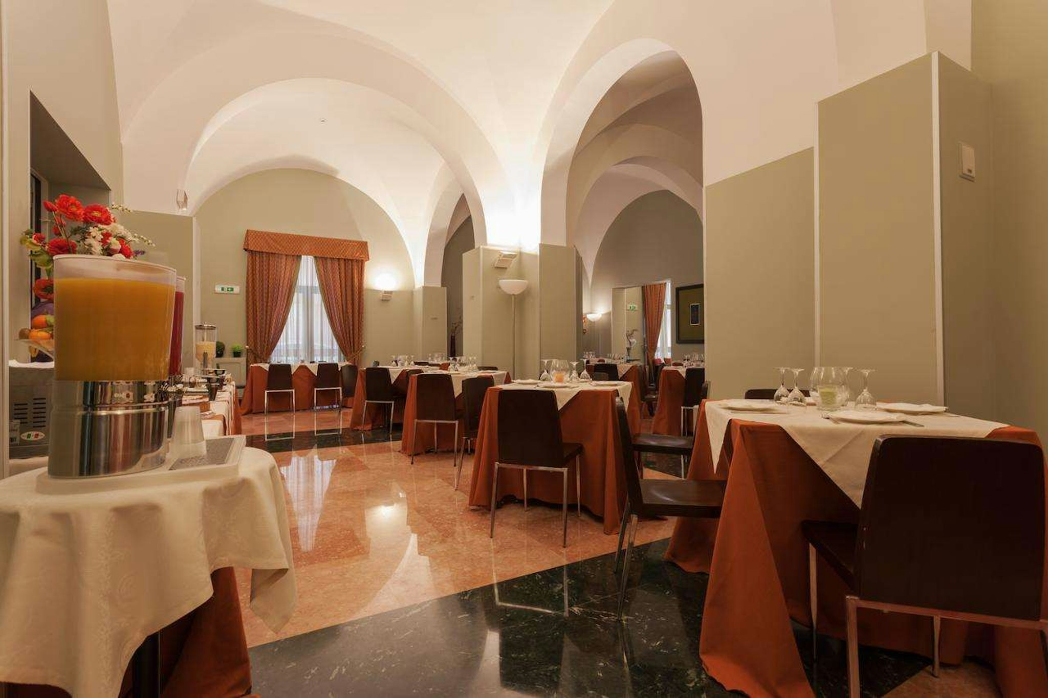 Albergo Vittoria 44/62