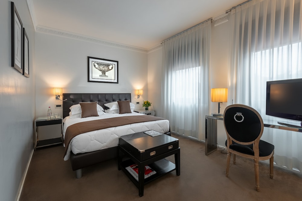 Roma Hotel 15/89