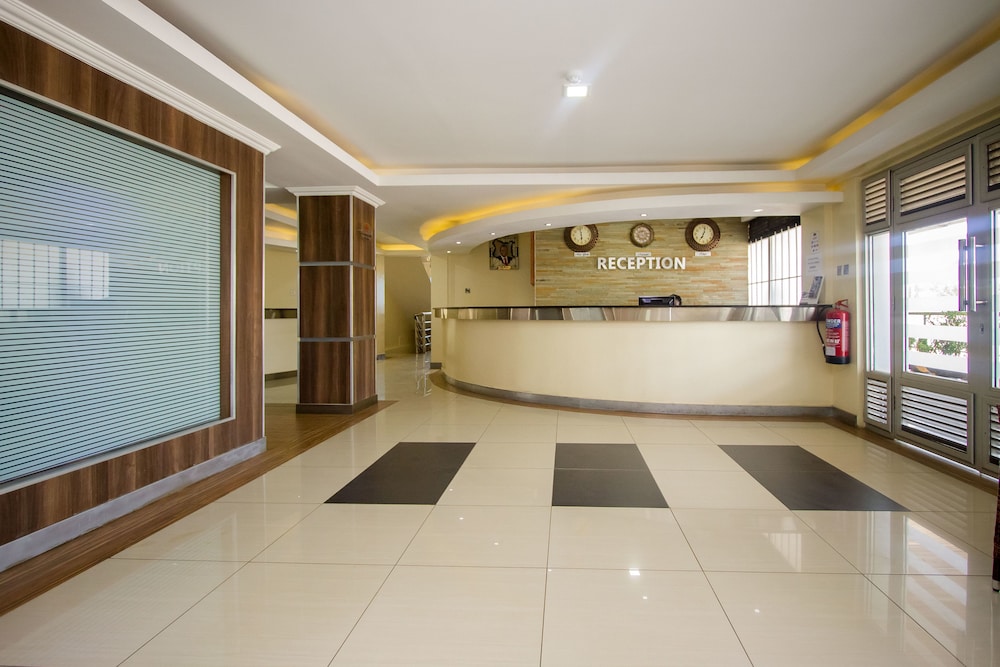 Airport Landing Hotel 2/48
