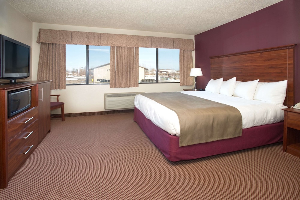 2 Rooms, Suite, King Bed, Sofa
