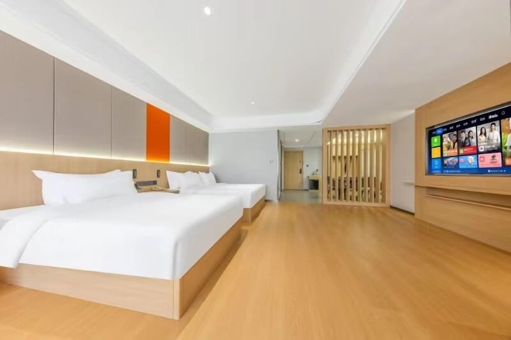 FAMILY SUITE, MULTIPLE BEDS